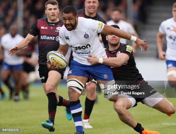 Taulupe Faletau of Bath charges upfield during the Aviva Premiership match between Saracens and Bath Rugby at Allianz Park on April 15, 2018 in...