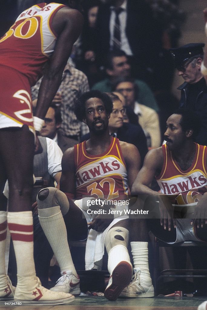 Atlanta Hawks Dan Roundfield on sidelines bench during Game 1 vs ...