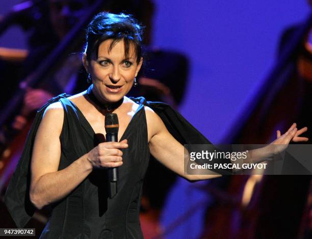 La soprano Natalie Dessay se produit, le 26 janvier 2005 à Cannes, lors des 12e Victoires de la musique classique dans le cadre du Marché...