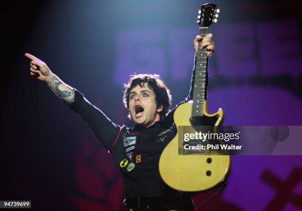 Billie Joe Armstrong of Green Day performs on stage at the Vector Arena December 18, 2009 in Auckland, New Zealand.