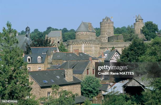 Fortifié dès le XIe siècle, le château fut édifié à l'origine sur un promontoire rocheux émergeant d'un marécage. Le château de Fougères, l'une des...