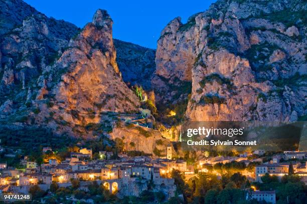 village of moustiers-sainte-marie - alpes de haute provence stock pictures, royalty-free photos & images