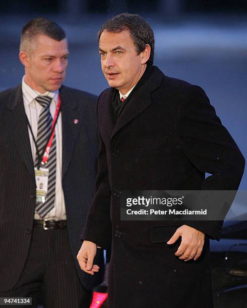 Spainish Prime Minister Jose Luis Rodriguez Zapatero arrives for the final day of the UN Climate Change Conference on December 18, 2009 in...