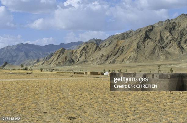 SMALL MONGOL VILLAGE IN THE STEPPE, ALTAI RANGE, BAYAN OLGII PROVINCE, MONGOLIA.