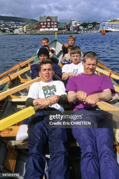 Saint-Olaf , la fete nationale des feroiens. L'incoutournable course de bateau traditionnel feroien ou chaque equipage represente l'ile ou il habite.