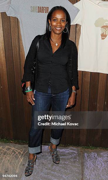 Actress Vanessa Bell Calloway attends the Launch Party For New Darfur Awareness T-Shirt Line hosted by David Arquette at Propr Store on December 17,...