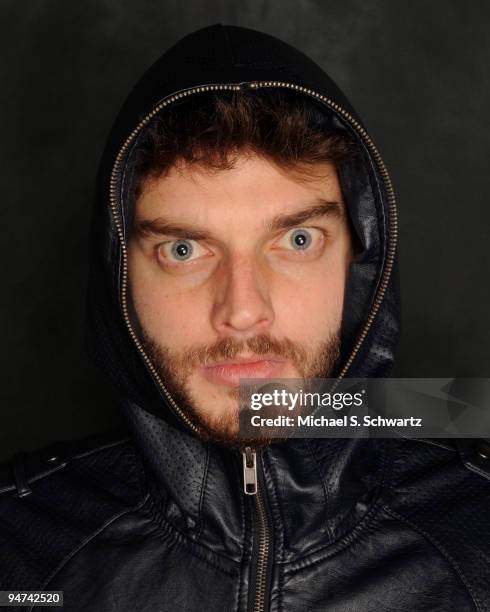 Comedian Tom Vrab poses at the Ice House Comedy Club on December 17, 2009 in Pasadena, California.