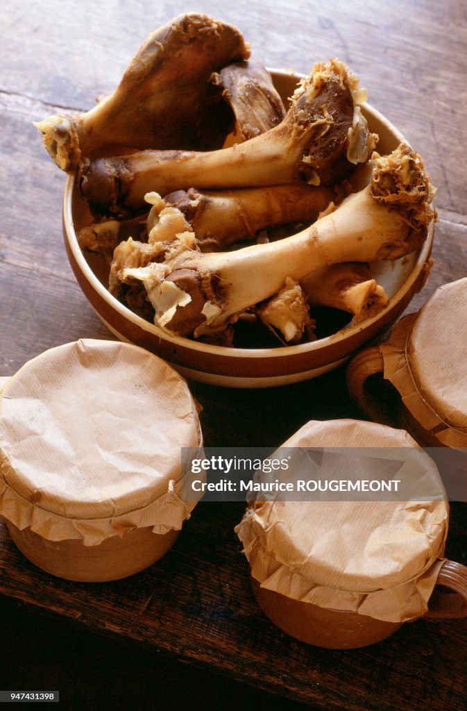 Rillettes from Le Mans. The rilles and jars of rillettes. Les... News ...