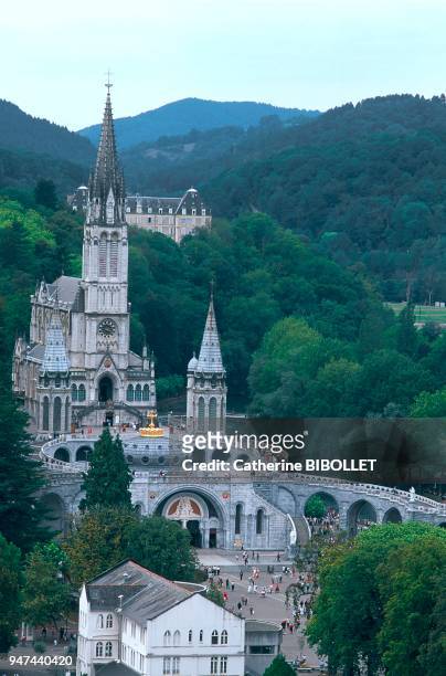 La Bigorre. La ville de Lourdes avec sa basilique et ses sanctuaires est un haut lieu du culte marial depuis la vision de Bernadette Soubirous....