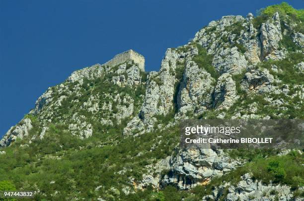 Ariege, the castle of Montsegur stands on a rocky peak at 1207m in the Pyrenees. Pays Cathare: Ariège, le château de Montségur se dresse sur un pic...