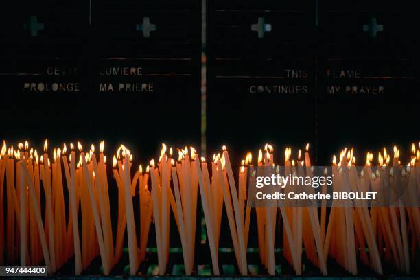 La Bigorre. Lourdes, la grotte de Massabielle où Bernadette Soubirous eut ses 18 apparitions de la Vierge Marie attire chaque année des millions de...