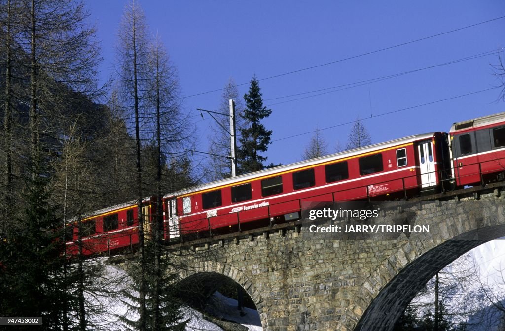 TRAIN LE GLACIER EXPRESS, SUISSE