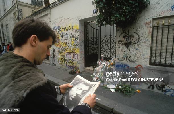 Graffiti On The Wall Of Serge Gainsbourg s Home After He Died, Paris, March 3, 1991.