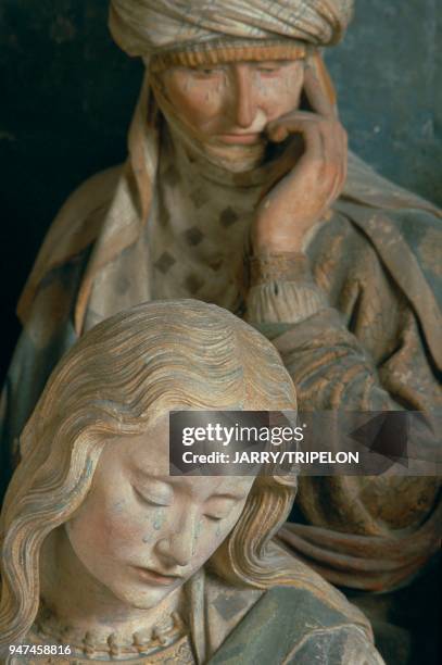 Marie-Madeleine et Sainte femme au turban, détail de la Mise au Tombeau, St Sépulcre. Basilique St Jean Baptiste à Chaumont. Haute-Marne:...