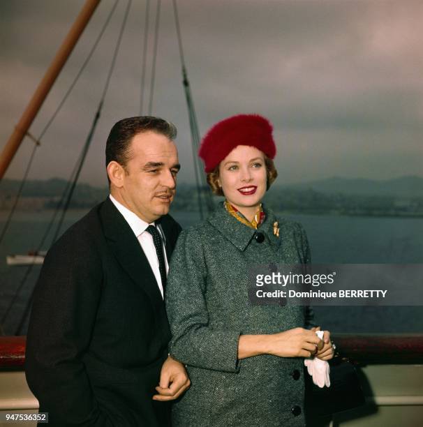 November 17 : Prince Rainier and princess Grace after a trip to the united states on board the " CONSTITUTION " the Pince and the Princesse gave a...