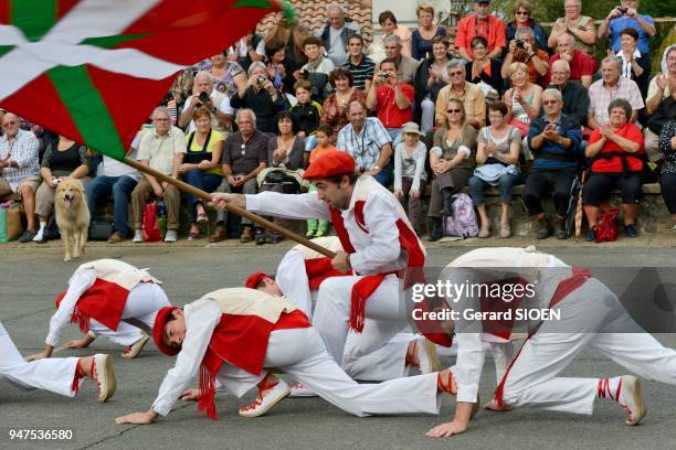 Fte du piment d'Espelette en octobre, spectacle folklorique, Pyrénées Atlantique, Pays Basque, France.