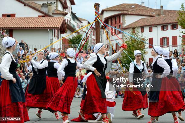 Fte du piment d'Espelette en octobre, spectacle folklorique, Pyrénées Atlantique, Pays Basque, France.