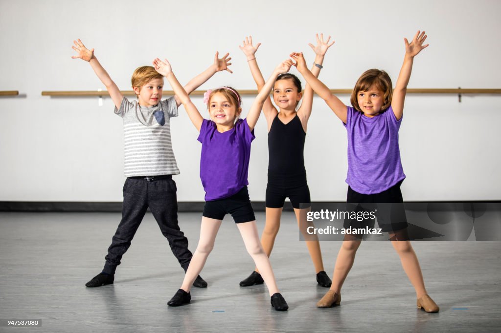 Kinder üben Musiktheater im studio