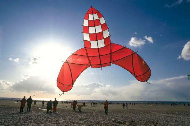 "Tintin's rocket" kite of Michel Colin Berck-sur-mer: cerf-volant "la fusée de Tintin" de Michel COLIN .