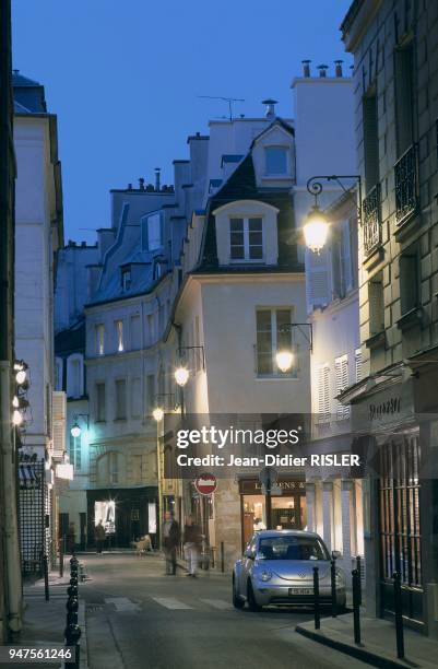 Cardinal Rue 464 Rue Cardinale Stock Photos, High-Res Pictures, and Images - Getty ...