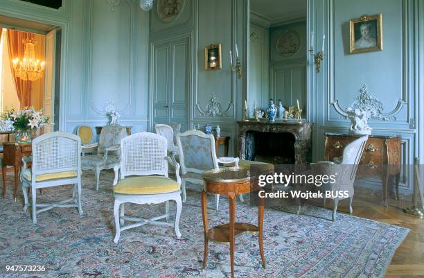 32 Chateau De La Motte Tilly Stock Photos, High-Res Pictures, and ...