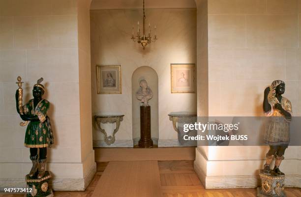 32 Chateau De La Motte Tilly Stock Photos, High-Res Pictures, and ...