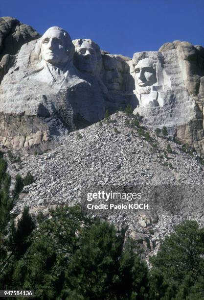 Le Mont Rushmore avec les portraits de George Washington, Thomas Jefferson, Theodore Roosevelt et Abraham Lincoln, dans le Dakota du Sud, aux...