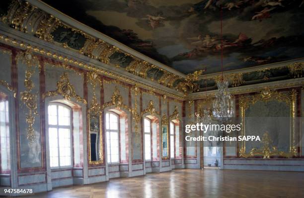 La salle du trône du château de Rundale, dans le district de Bauska, Lettonie.