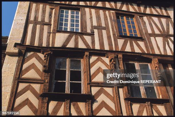 Noyers fait partie des "plus beaux villages de France". Noyers fait partie des "plus beaux villages de France".