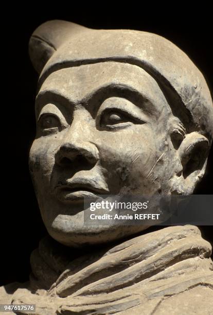 Ce soldat fait partie de l'armée de guerriers en terre cuite qui veille sur Qin Shi Huangdi, premier empereur et unificateur de la Chine. La...