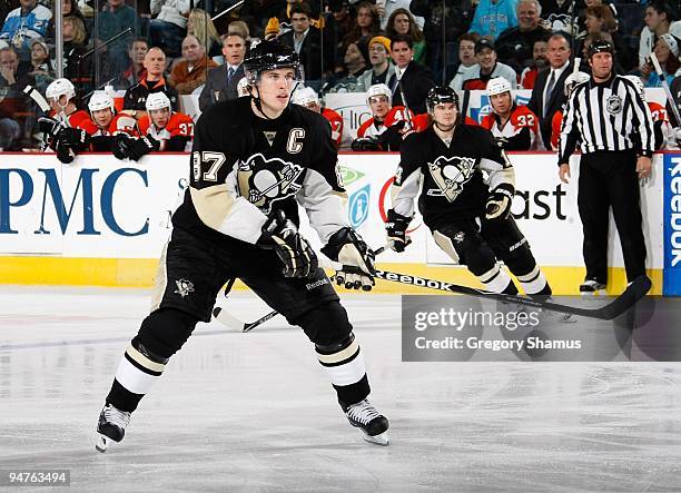 Sidney Crosby of the Pittsburgh Penguins skates against the Philadelphia Flyers on December 15, 2009 at Mellon Arena in Pittsburgh, Pennsylvania.