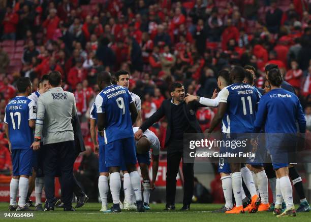 Porto head coach Sergio Conceicao from Portugal talks to players at the end of the Primeira Liga match between SL Benfica and FC Porto at Estadio da...