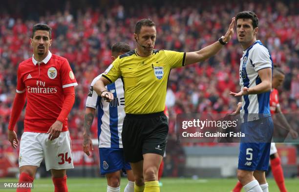 Referee Artur Soares Dias in action during the Primeira Liga match between SL Benfica and FC Porto at Estadio da Luz on April 15, 2018 in Lisbon,...