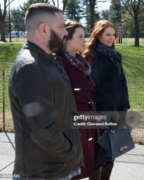 Standing in the Sun" - Cyrus and Jake's mission to take the White House reaches a new level of deceit when Liv is called to testify against Mellie,...