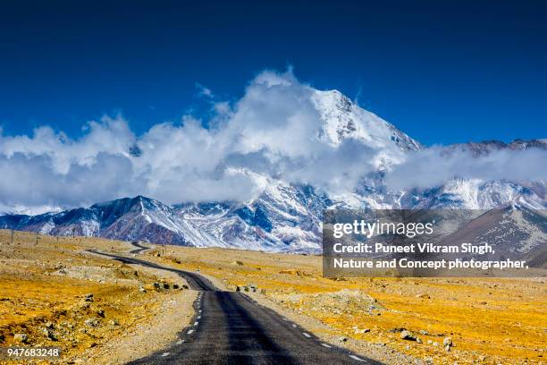 road trip to mountains - northeast india stock pictures, royalty-free photos & images