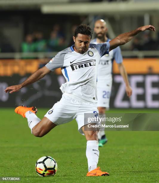 Eder Citadin Martins of FC Internazionale kicsk the ball during the serie A match between Atalanta BC and FC Internazionale at Stadio Atleti Azzurri...