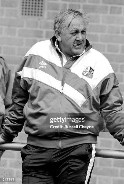 Clive Rowlands Clive Rowlands