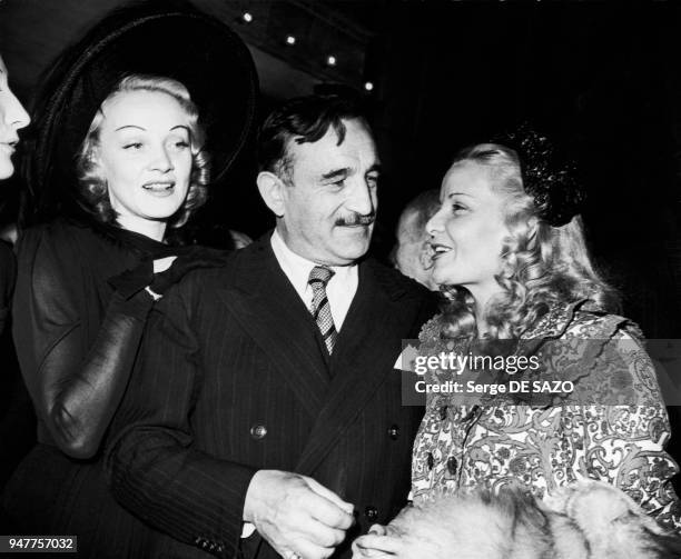 The actors Marlène Dietrich , Madeleine Sologne et Charles Vanel en 1946.