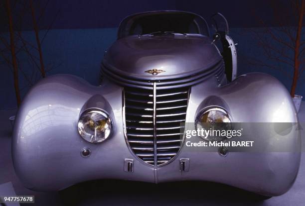 La voiture Hispano-Suiza H6 C Xenia d'André Dubonnet lors d'une exposition.