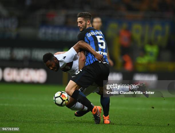 Roberto Gagliardini of FC Internazionale in action during the serie A match between FC Internazionale and Cagliari Calcio at Stadio Giuseppe Meazza...