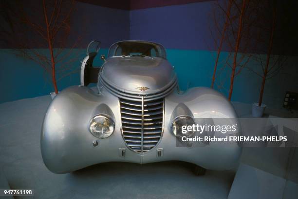 La voiture Hispano-Suiza H6 C Xenia d'André Dubonnet lors d'une exposition.