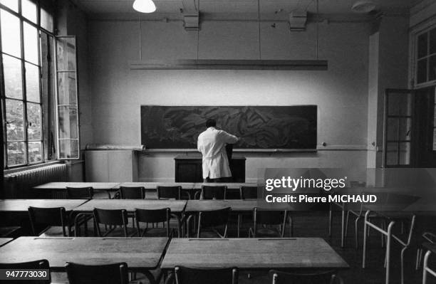 Salle de classe d'un établissement scolaire en France.