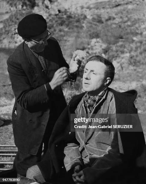 1942, FRANCE, PORTRAIT OF NOEL NOEL DURING A GREASEPAINT.