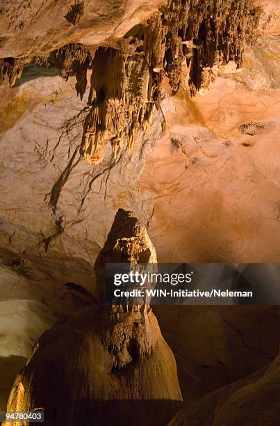 interiors of a cave, emine bair khosar cave, crimea, ukraine - karst formation stockfoto's en -beelden