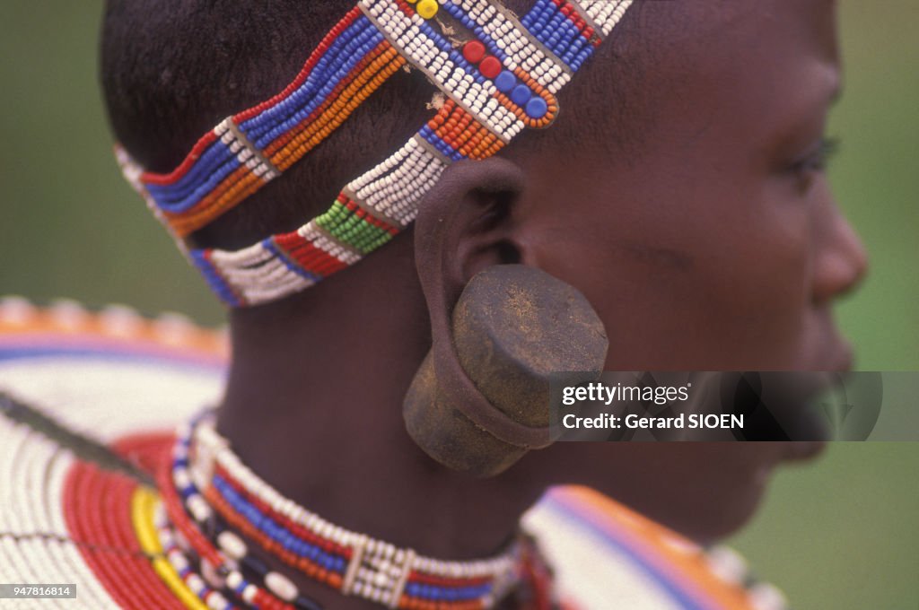 Jeune Femme Masai En Tanzanie
