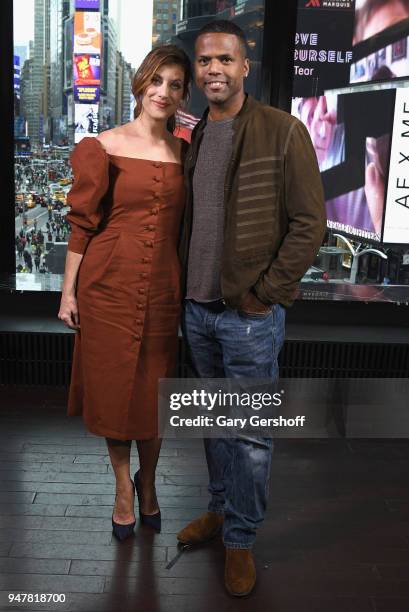 Actress Kate Walsh visits 'Extra' with A.J. Calloway at R Lounge at the Renaissance Hotel on April 17, 2018 in New York City.