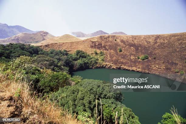 Lac de cratère au Cameroun.