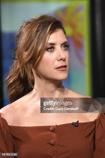 Actress Kate Walsh visits 'Extra' at R Lounge at the Renaissance Hotel on April 17, 2018 in New York City.