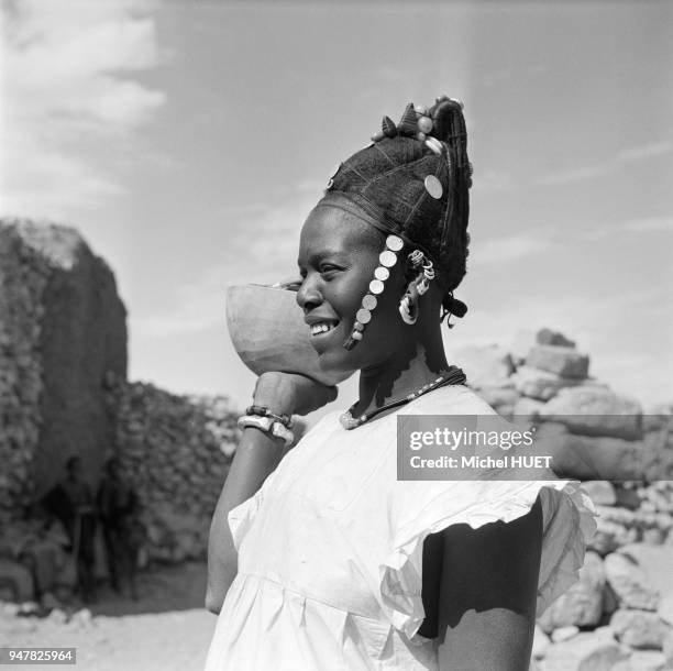 Portrait d'une jeune femme Songhaï au Mali.