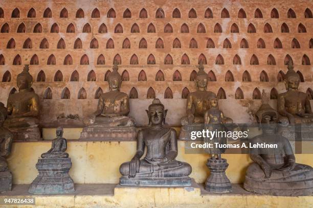 buddha statues at the wat si saket temple - wat si saket imagens e fotografias de stock